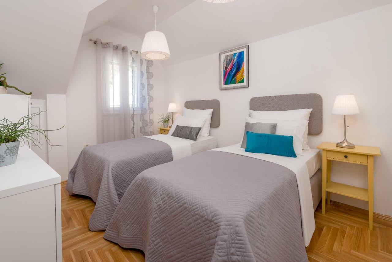 Villa Lipa Dora Murvica  Buitenkant foto