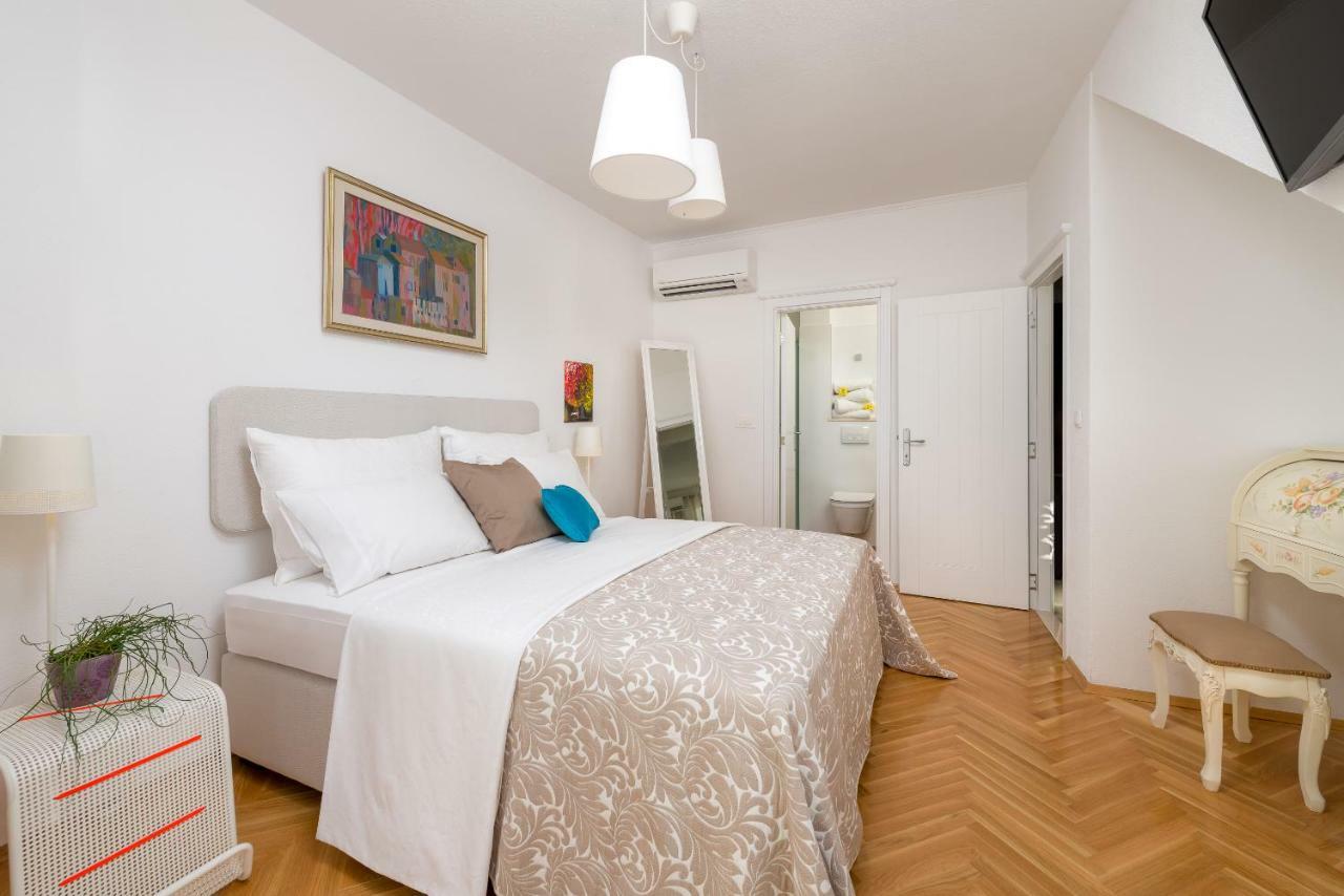 Villa Lipa Dora Murvica  Buitenkant foto